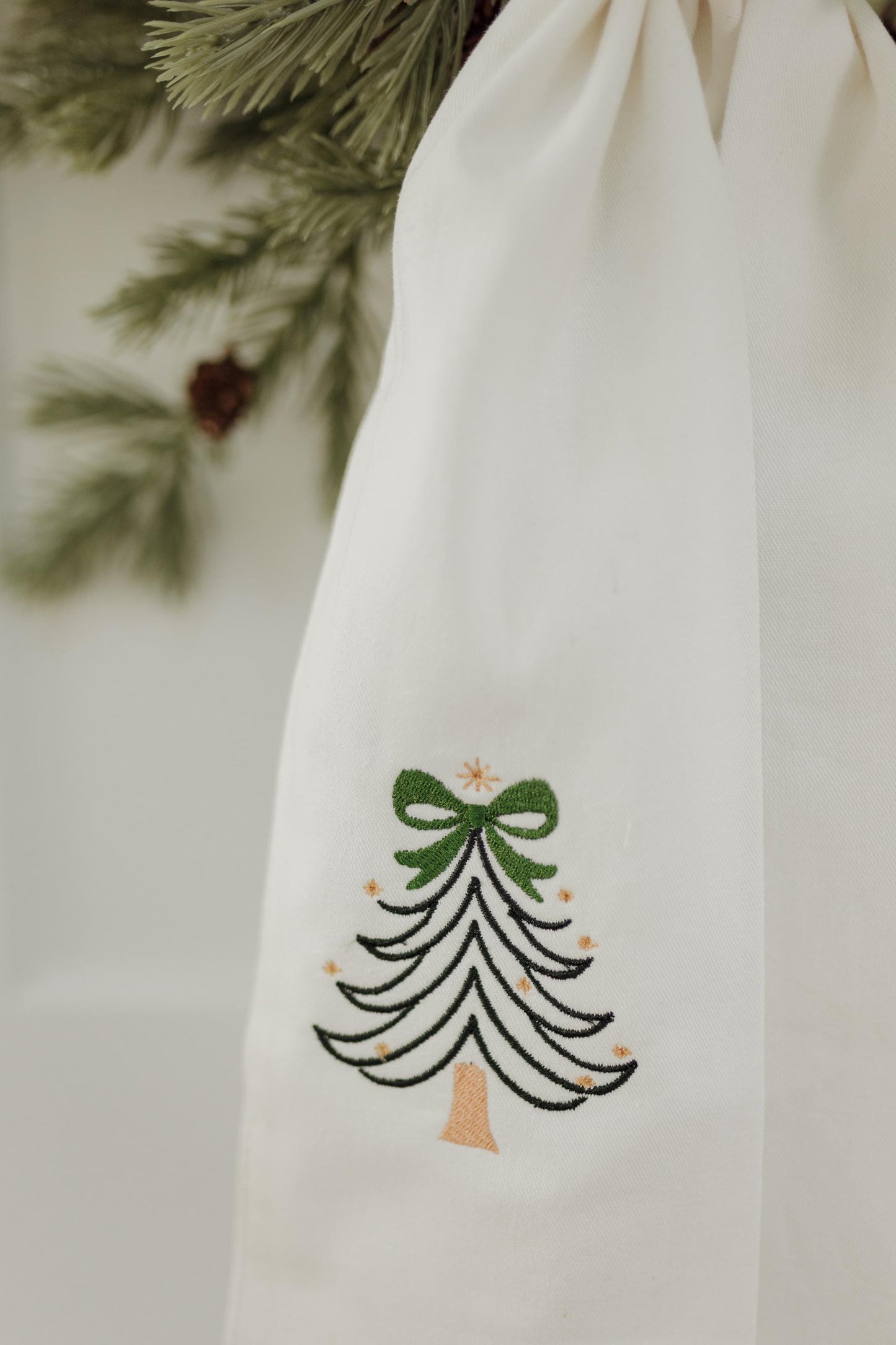 The Holiday Wreath Sash - Woodland & Coastal Christmas Tree