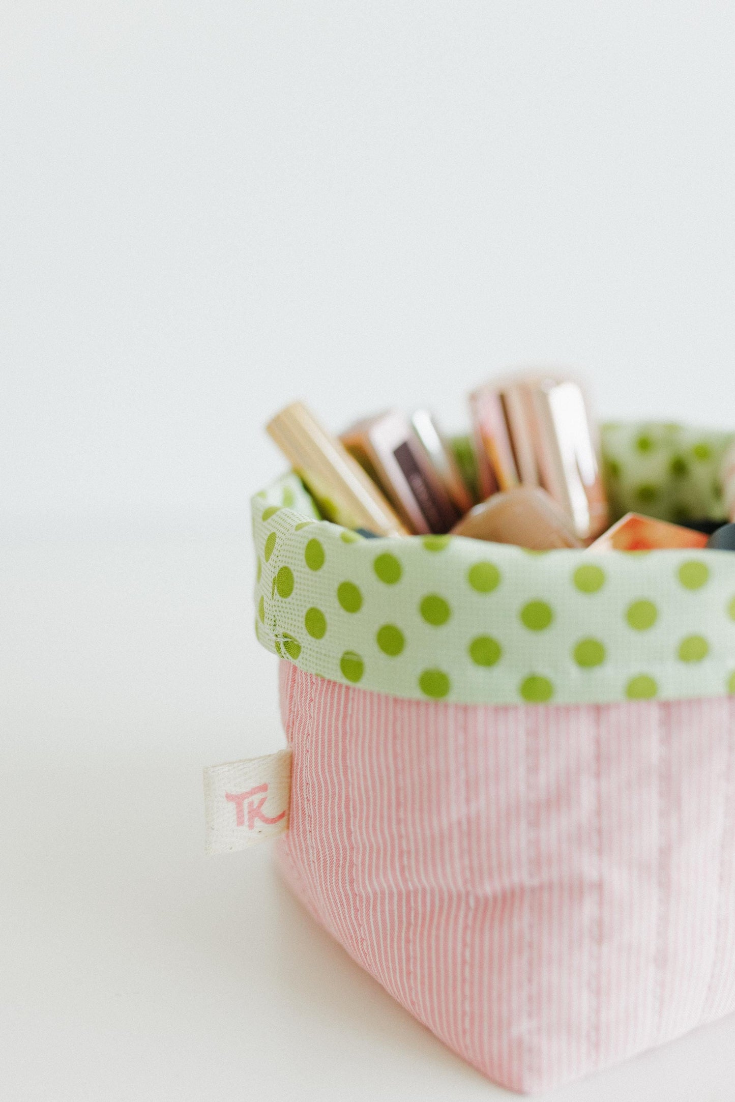 The Heirloom Collection - Petite Vanity Bucket